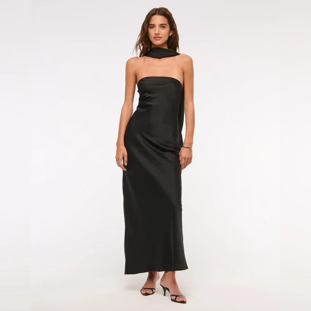 abercrombie and fitch black maxi dress Women's Pintuck Flowy Maxi Dress in Black | Size M TALL